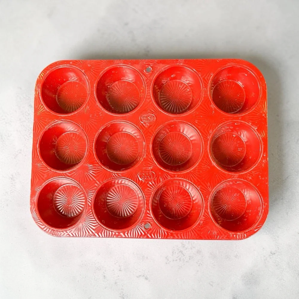EKCO Ovenex H-120-12 Red Enamel 12 Cup Muffin Cupcake Pan USA Bakeware Vintage